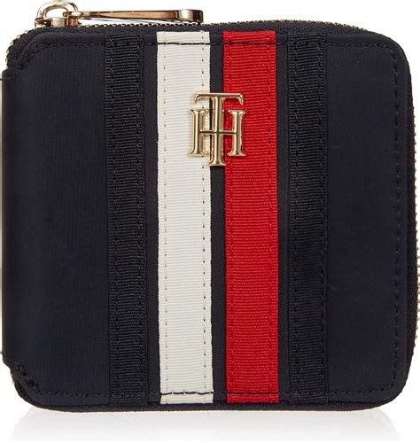 Amazon.com: Carteras De Mujer Tommy Hilfiger.